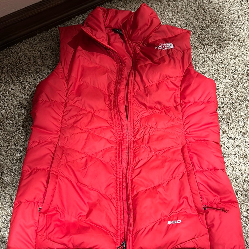 Women red north face vest